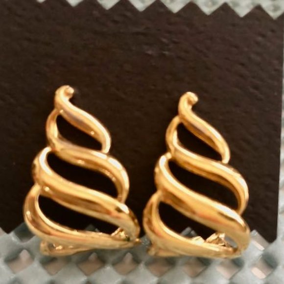 Monet Jewelry - Monet Gold-Tone J-Hoop Pierced Earrings - vintage